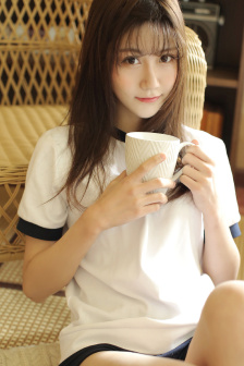 年幼的嫂子